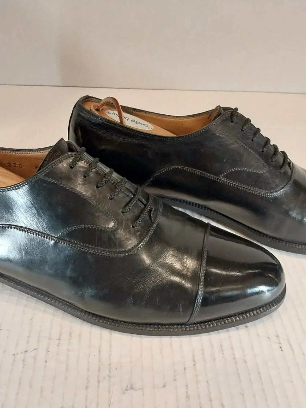 SALVATORE FERRAGAMO men's (SAVE $800) size 8.5 2E black Oxford.